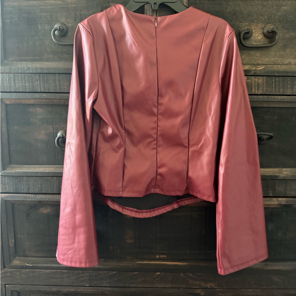 SHEIN Burgundy Blouse Top Elegant Design - Picture 3 of 6
